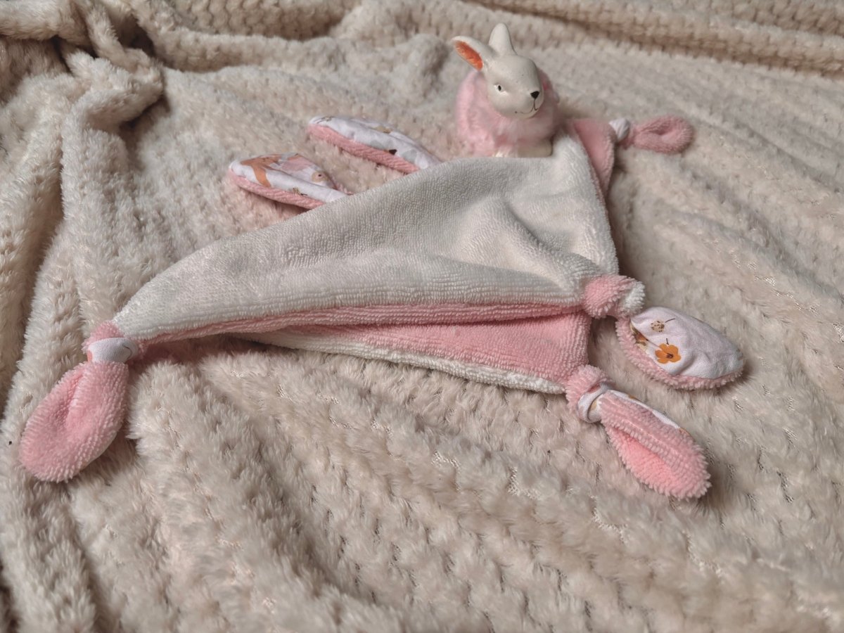 Doudou fait main collection Douceur Printanière – Un Monde Céleste