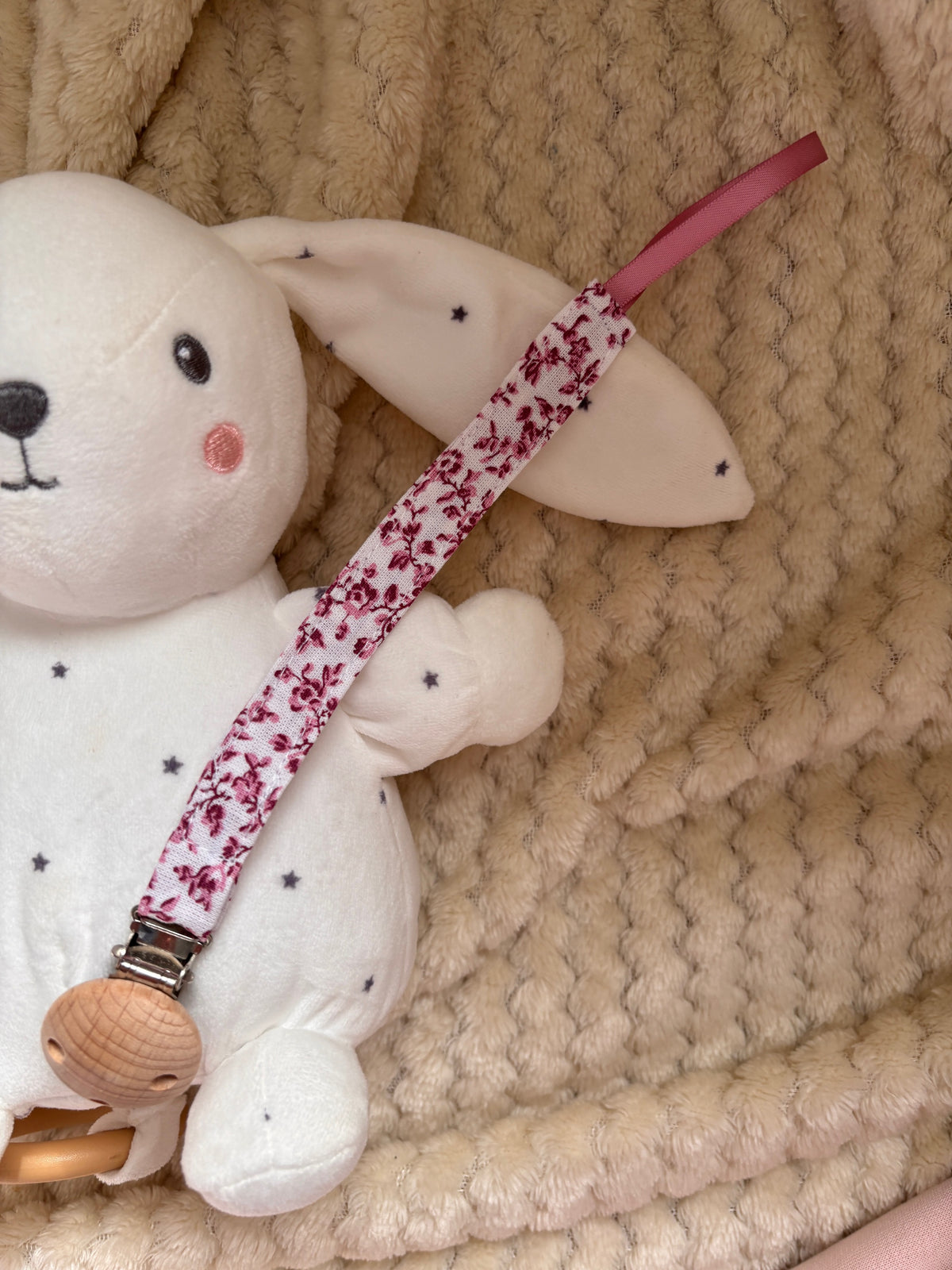 Attache-tétine bébé faite main - Collection Octobre Rose
