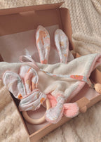 Coffret cadeau naissance doux et pratique pour jeunes parents