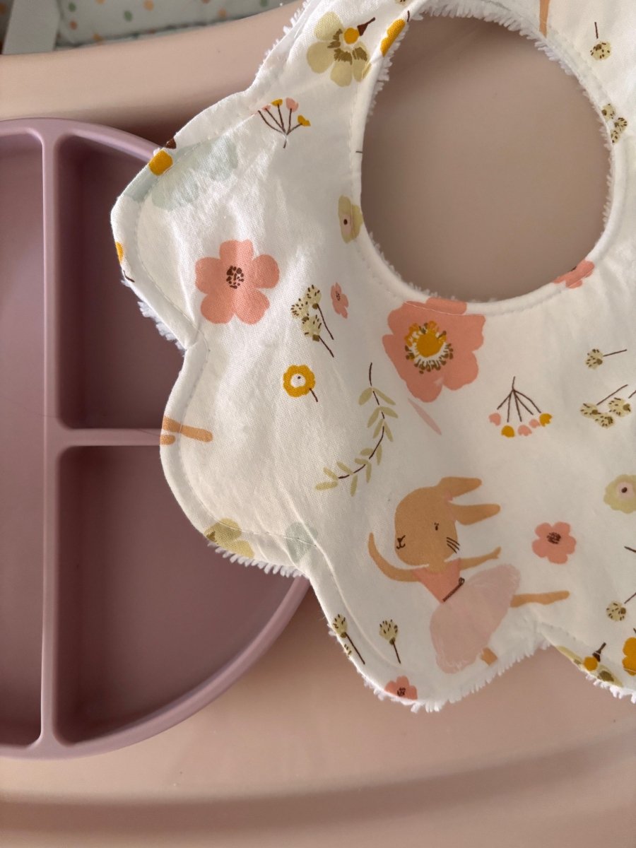Bavoir fleur - Douceur printanière -