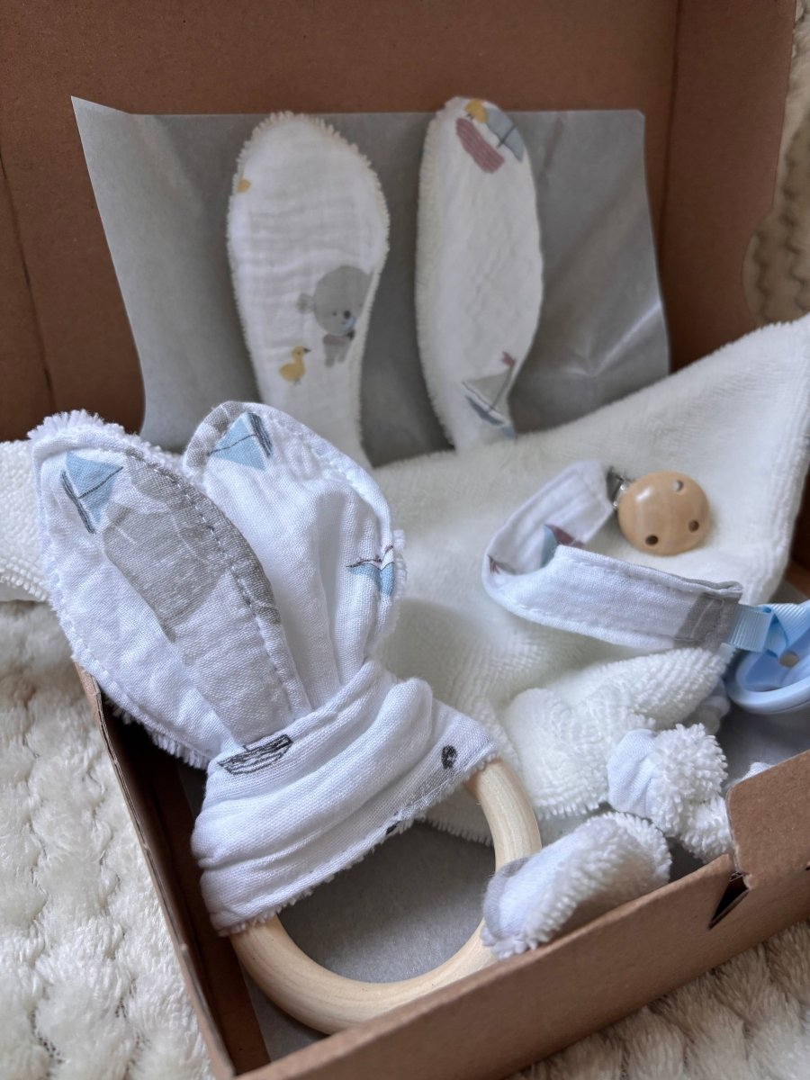 Coffret cadeau naissance fait main prêt offrir artisanal